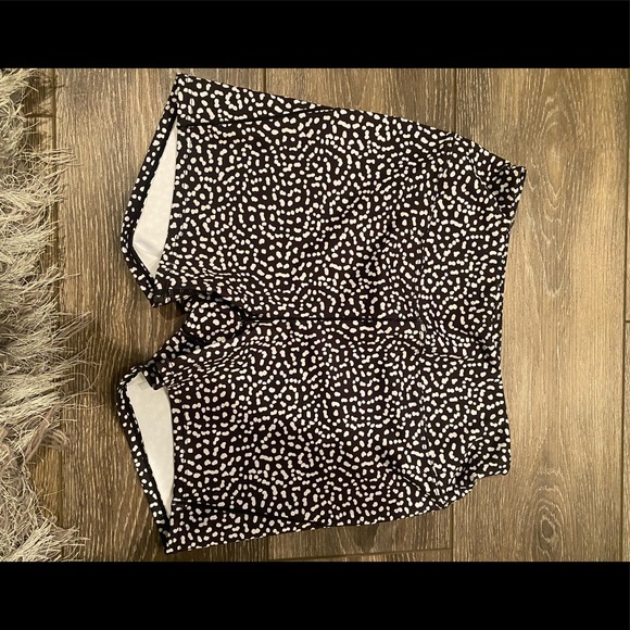 IWEMEK Other - Black+white spotted workout set! Size: medium